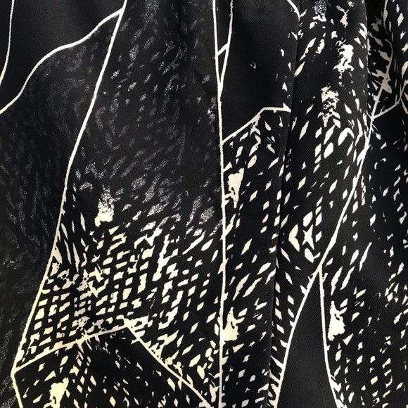 Mossimo Blue Patterned Shorts - Picture 4 of 4